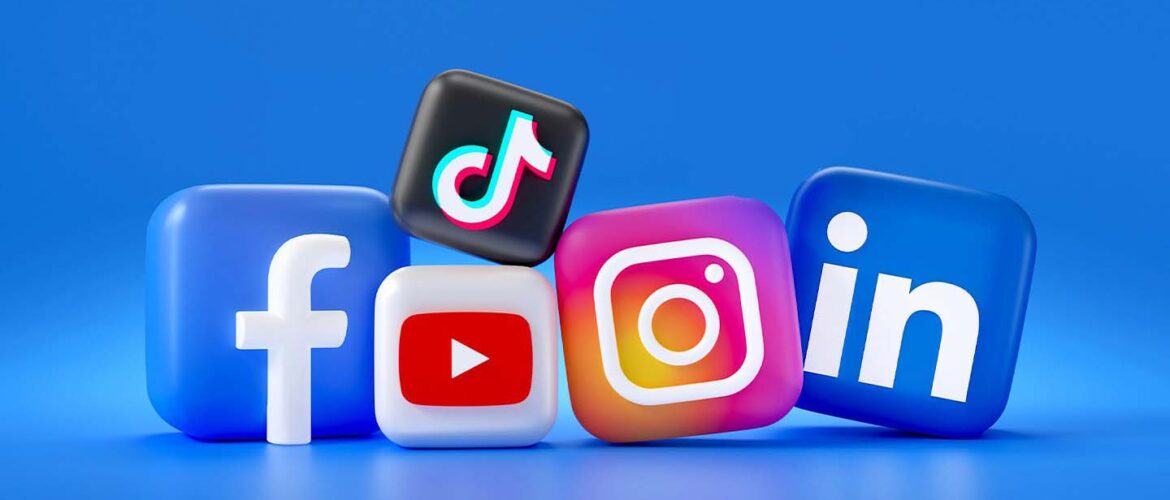 Navigating the Social Media Delay, Together