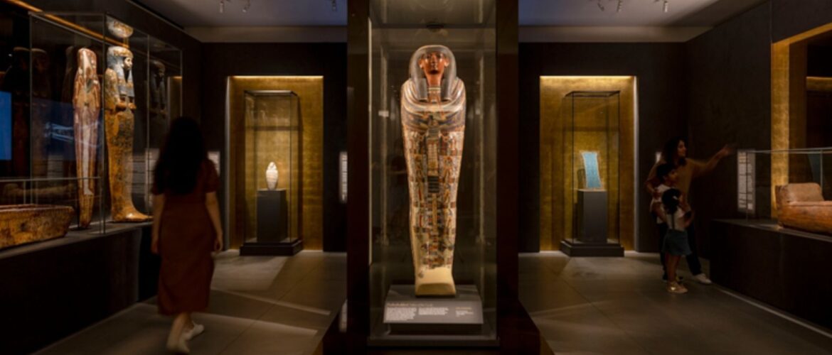 Year 7 visits the Chau Chak Wing Museum