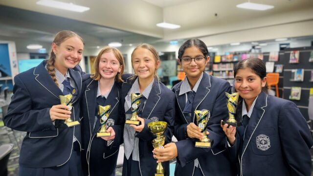 READERS’ CUP