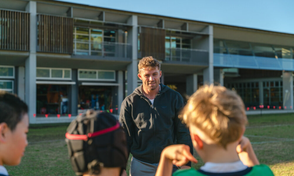 Year 3 & Year 4 Welcome Welsh Rugby Union Star, Leigh Halfpenny