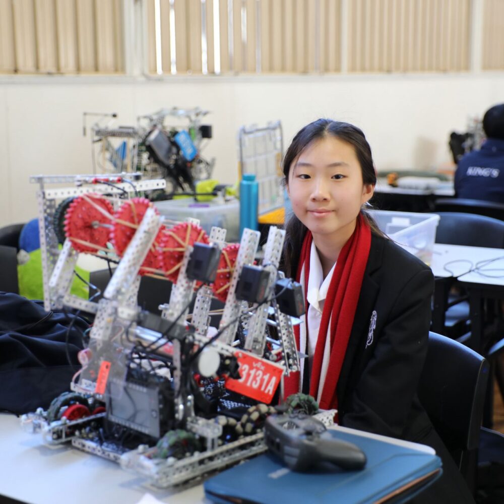 Santa Sabina hosts high-energy VEX Robotics Tournament with grace and precision
