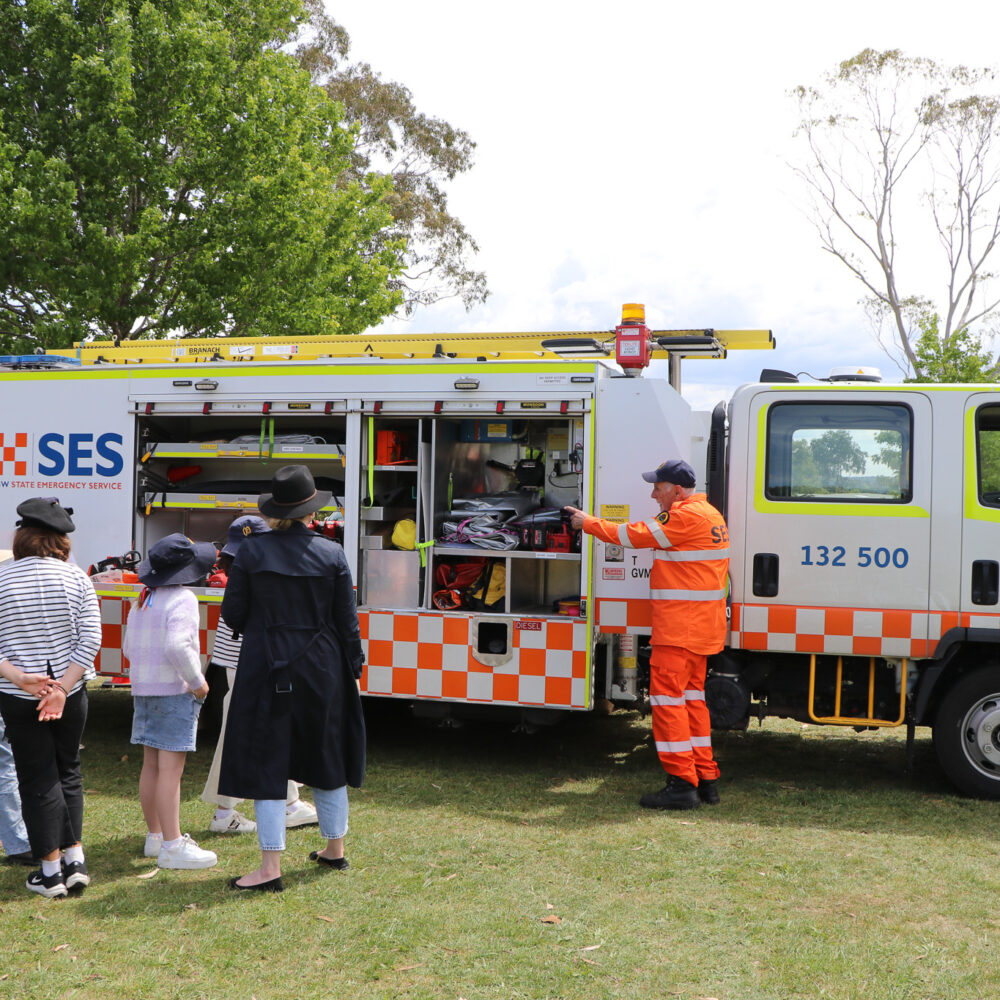 SES visits Oxley