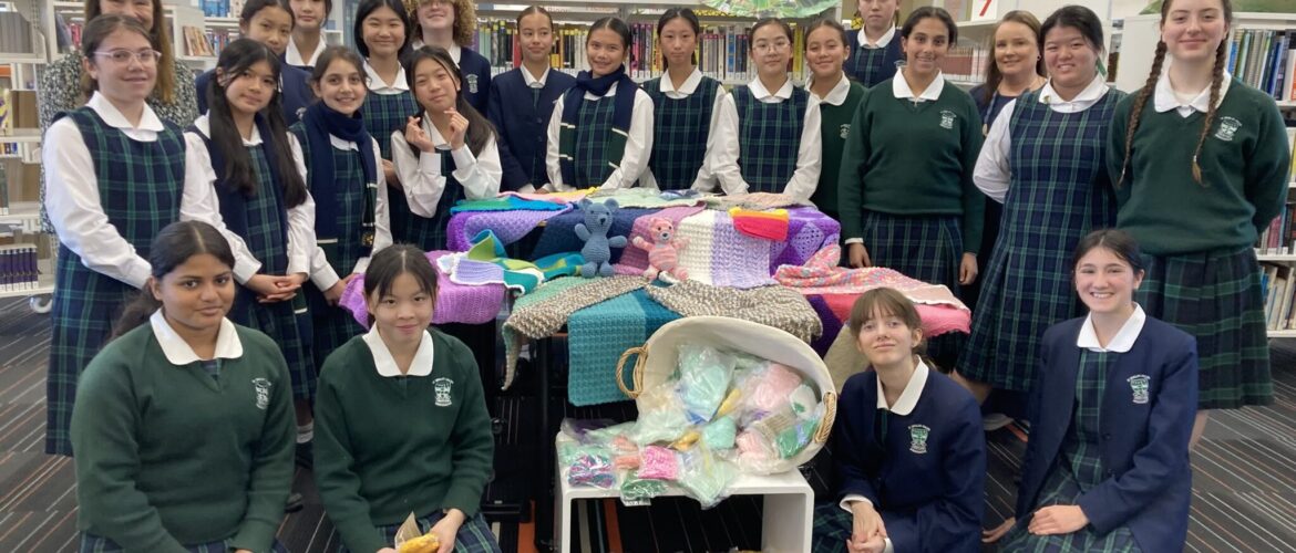 Knitting for the Children’s Hospital